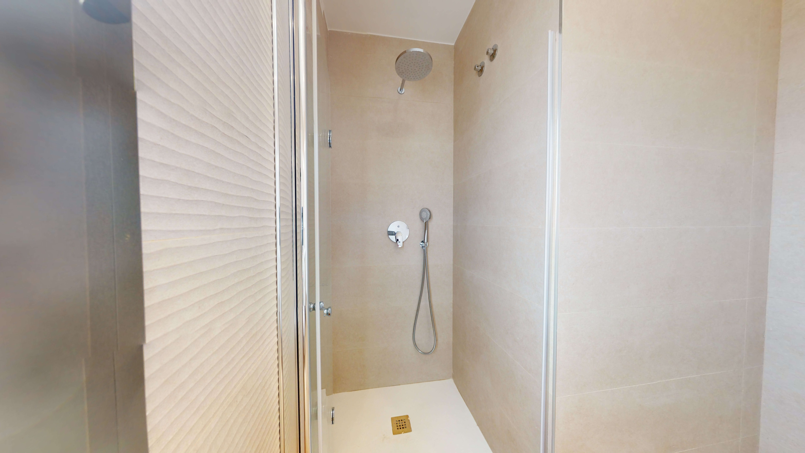 Luxurious 2 Bedroom Bungalow for Sale in Torrevieja, Spain